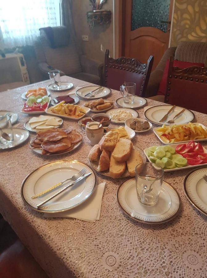 Hostel Saba Koetaisi Buitenkant foto